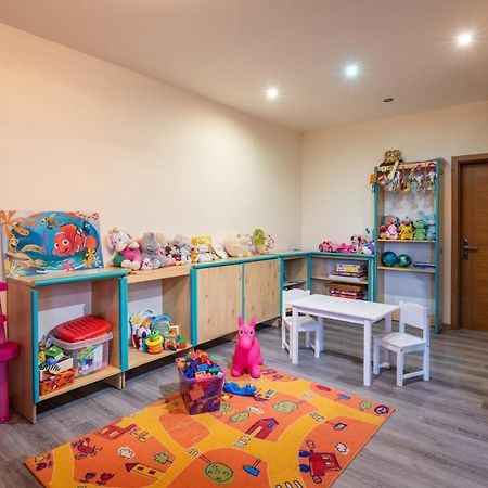 Hotel Poludnica Ліптовський Мікулаш Екстер'єр фото