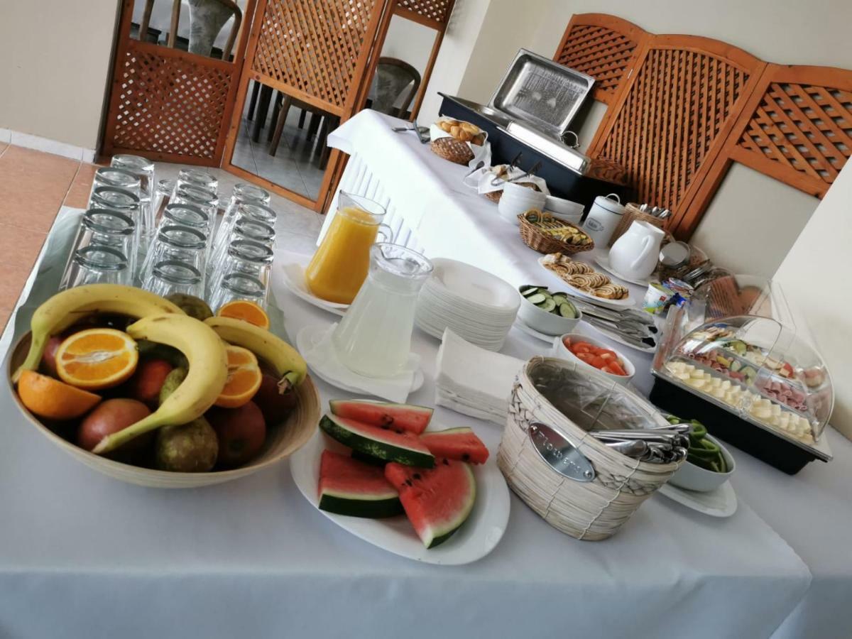 Hotel Poludnica Ліптовський Мікулаш Екстер'єр фото
