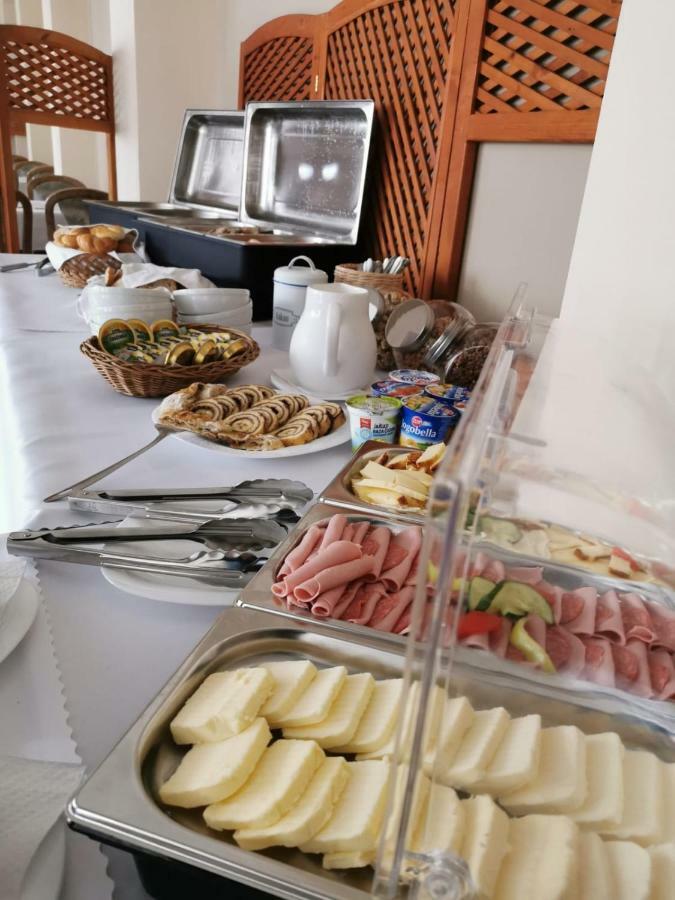 Hotel Poludnica Ліптовський Мікулаш Екстер'єр фото