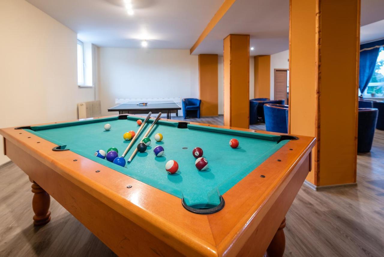 Hotel Poludnica Ліптовський Мікулаш Екстер'єр фото