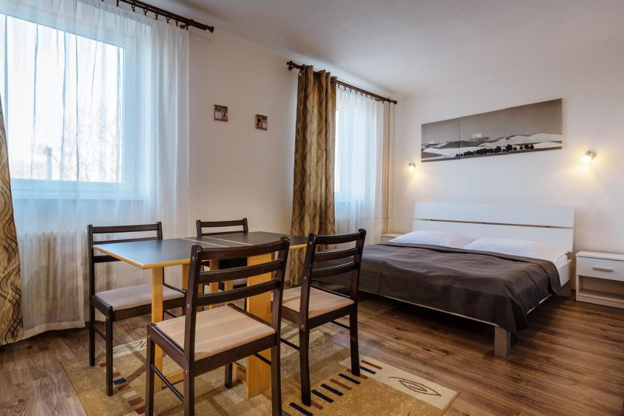 Hotel Poludnica Ліптовський Мікулаш Екстер'єр фото