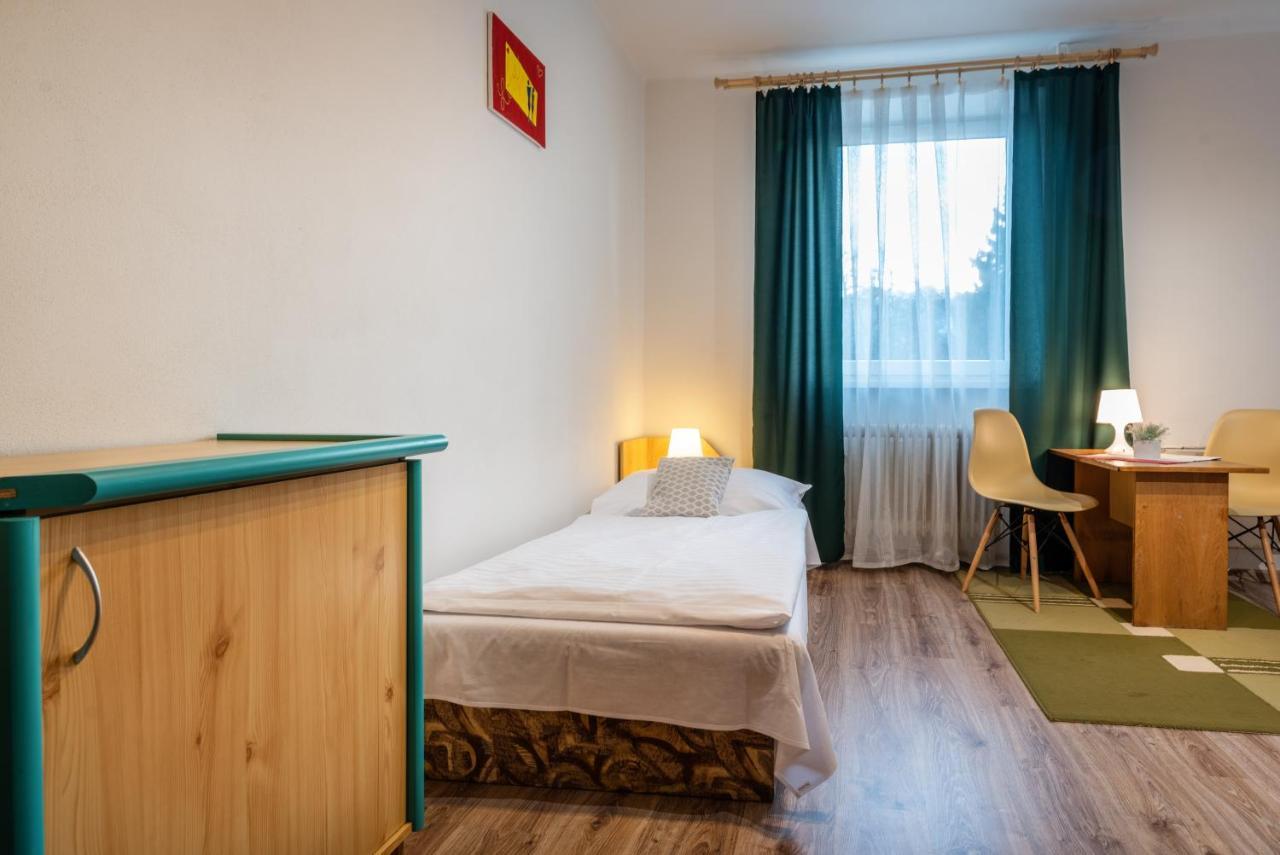 Hotel Poludnica Ліптовський Мікулаш Екстер'єр фото